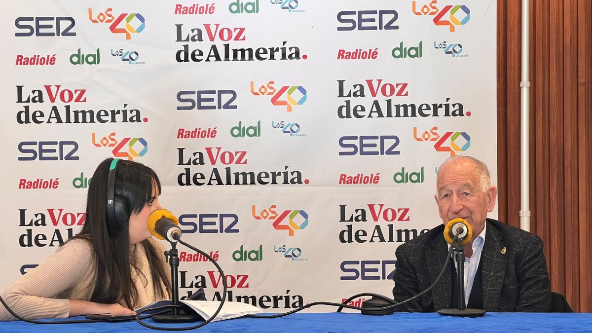 Gabriel Amat, el alcalde de Roquetas de Mar ha dado la bienvenida al magazín de la SER.