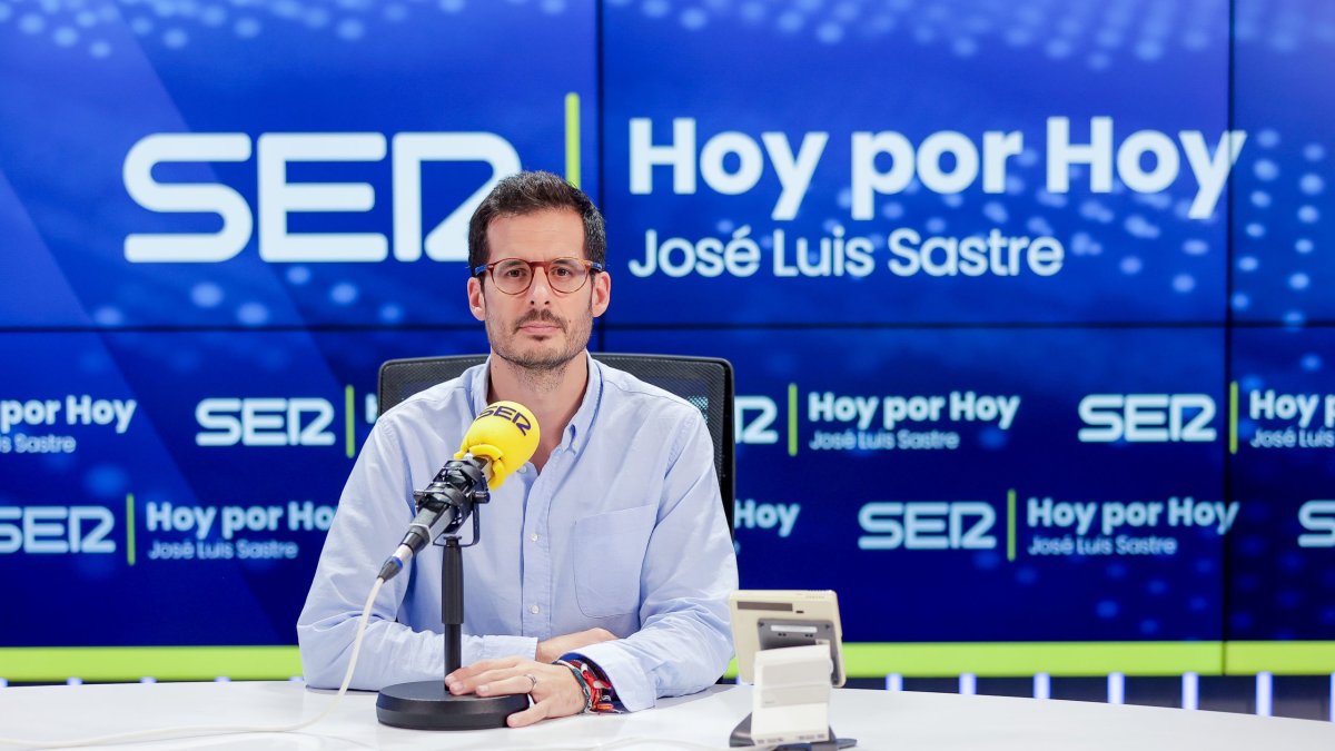 Foto de archivo de José Luis Sastre a la cabeza del Hoy por Hoy.