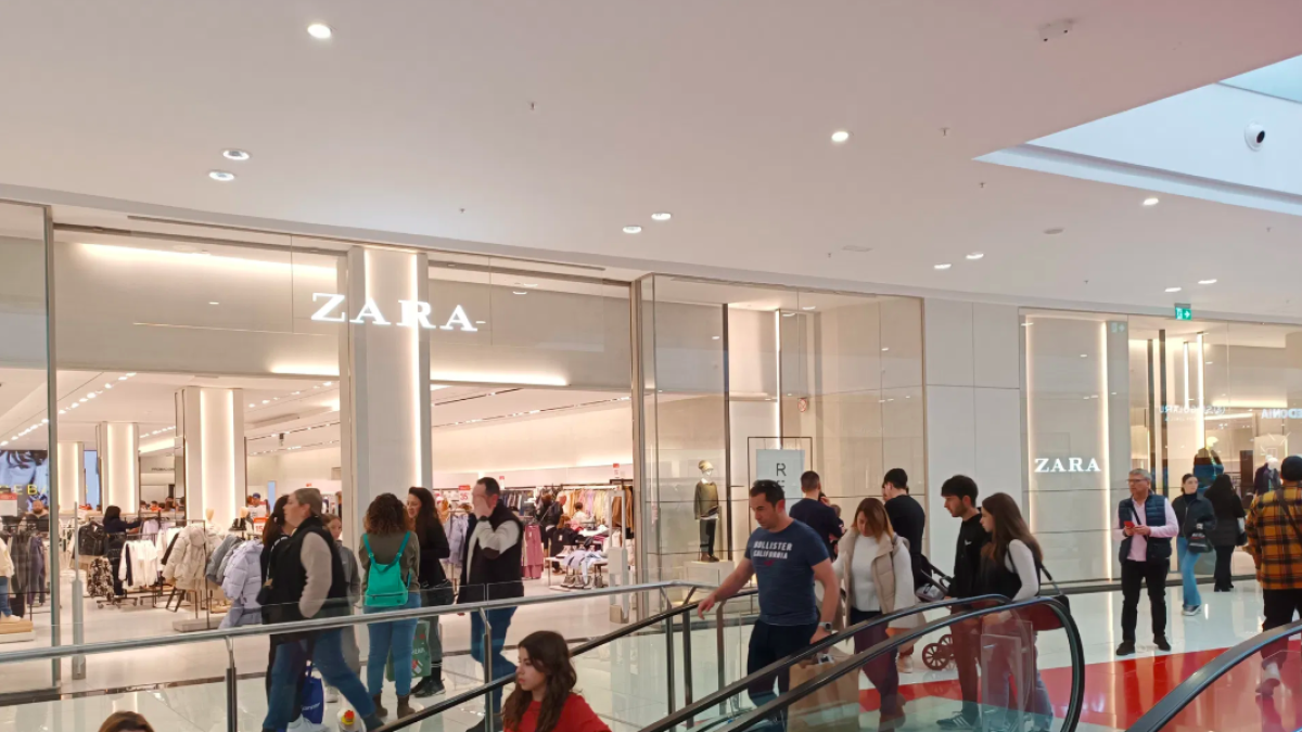 El Centro Comercial Torrecárdenas en las rebajas de enero 2024.