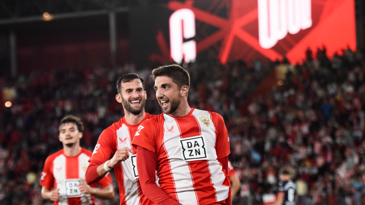 Los rojiblancos han pasado de la zona de descenso al liderato, que defenderán la próxima semana en Córdoba.