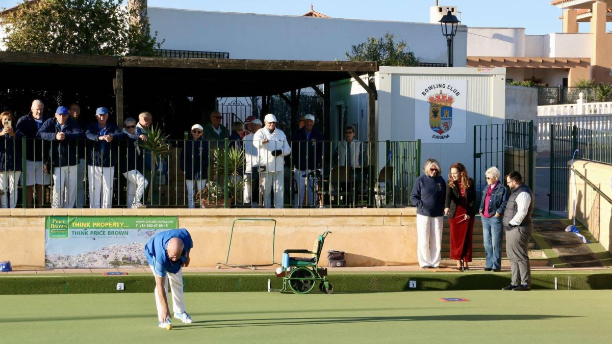Inauguración de la nueva pista de bowling en Zurgena.
