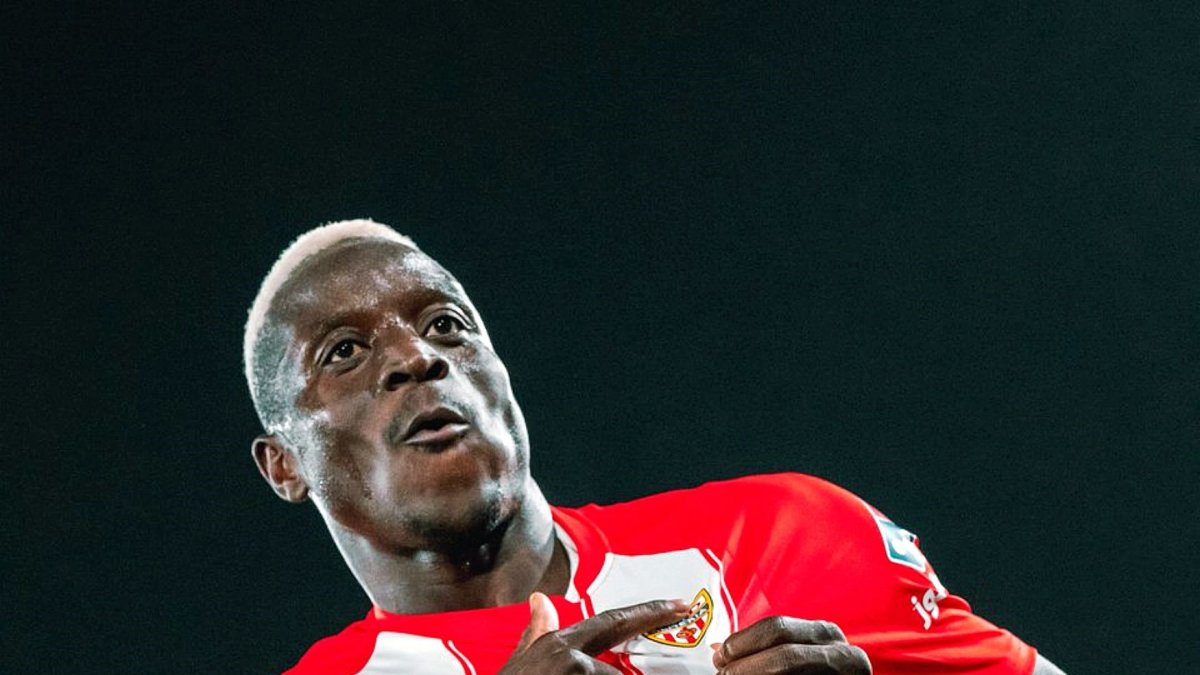 Al igual que Luis Suárez, Dion Lopy solo saldrá por el valor de su cláusula de rescisión.