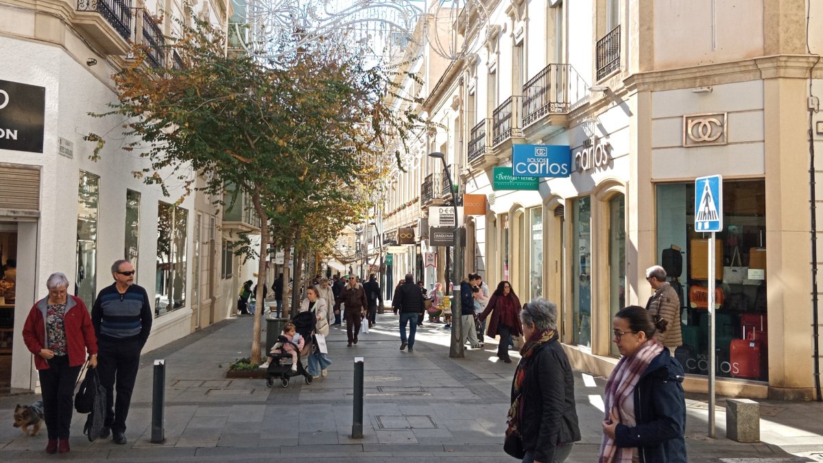 Vecinos en el centro de Almería.