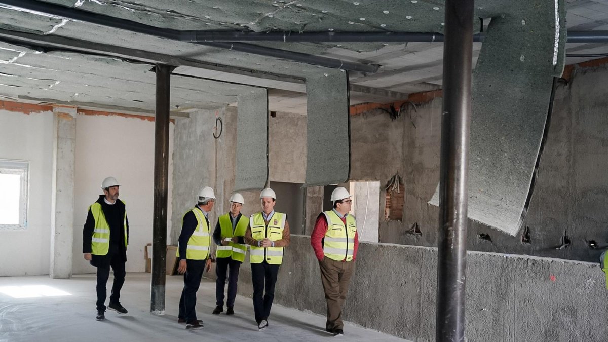 Visita a las obras del alojamiento rural en Cóbdar.