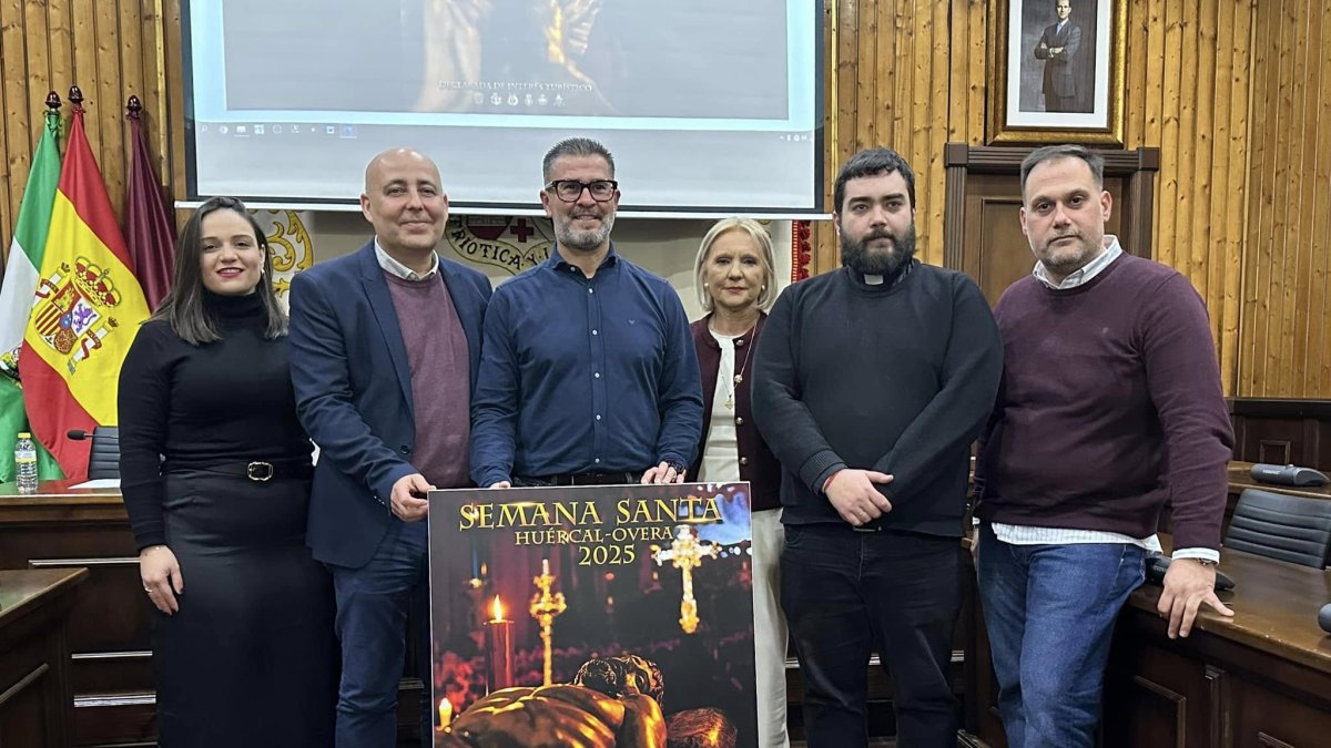Huércal-Overa presenta el cartel oficial de la Semana Santa 2025.