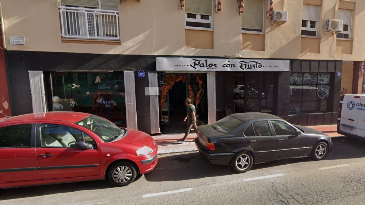 El estudio de tatuajes Palos con gusto fue el lugar de los hechos.