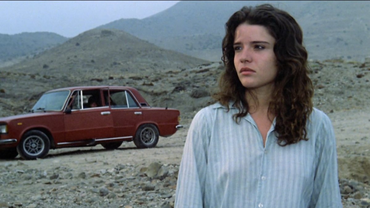 Berta Socuéllamos en la playa de Los Escullos, en el Parque Natural Cabo de Gata-Níjar, en ‘Deprisa, deprisa’, de Carlos Saura. Foto: Flixolé