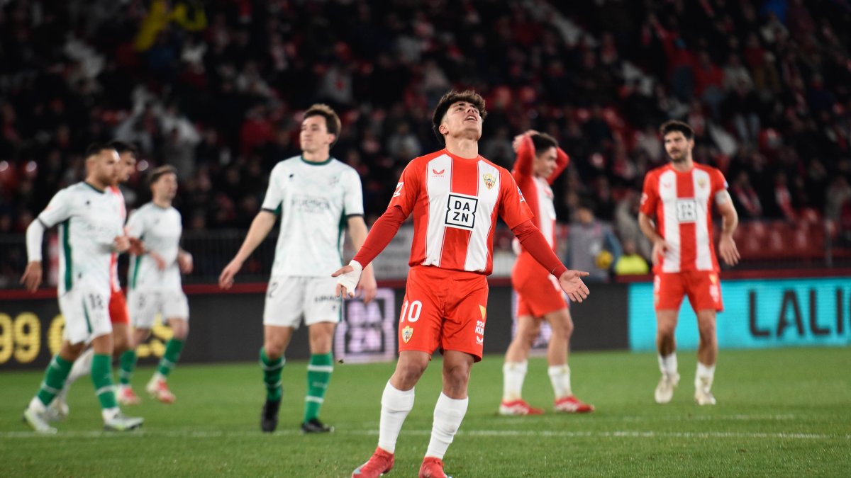 Lo intentaron por todos los medios, pero la falta de puntería en los últimos metros dejó al Almería sin victoria.