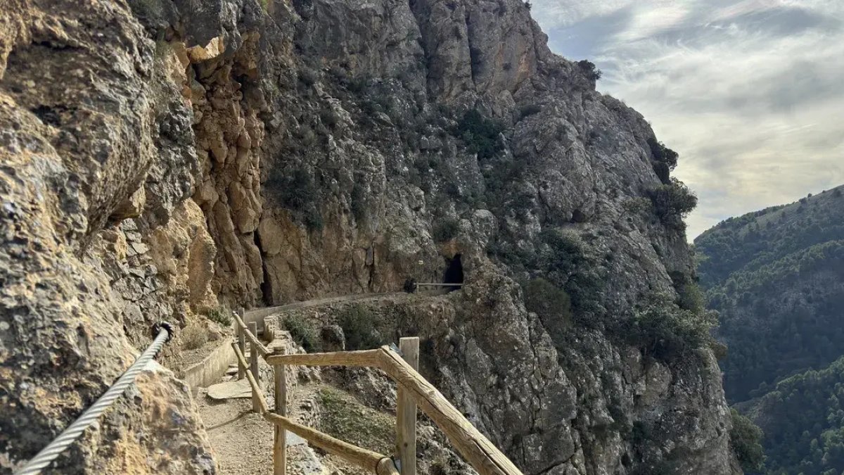 El ‘Caminito del Rey’ almeriense: 9 kilómetros para toda la familia. ALL TRAILS