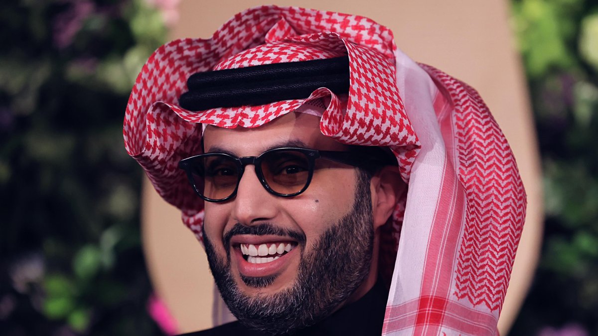 El presidente del Almería no puede impedir la venta de Luis Suárez.