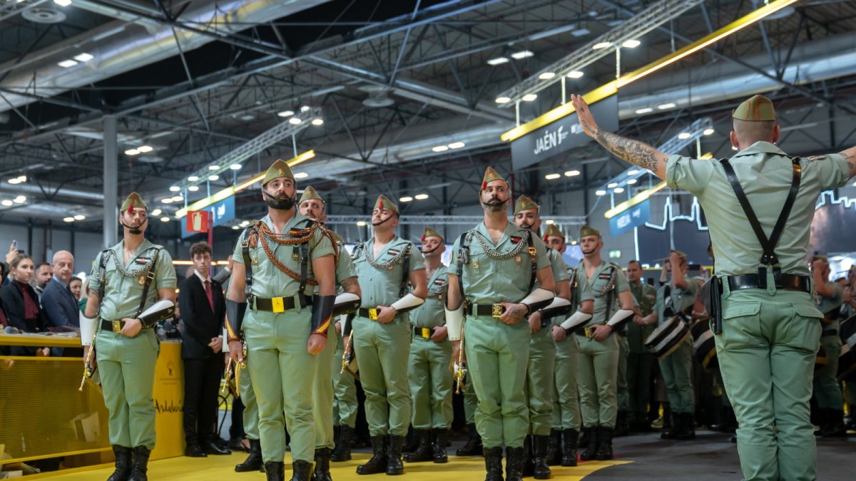 La legión despliega toda su artillería para presentar La Desértica en FITUR.