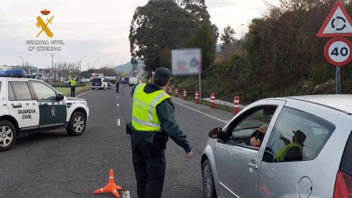 Imagen de un control de la Guardia Civil en Almería.