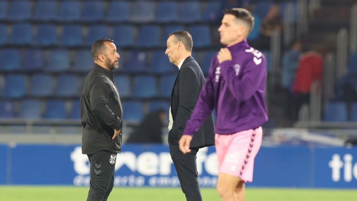 José Luis Oltra tuvo un estreno a lo grande con el Eldense en Tenerife.