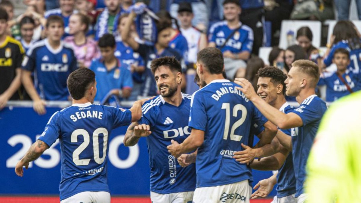 David Costas celebra el gol que le hizo al Almería en el Nuevo Tartiere.
