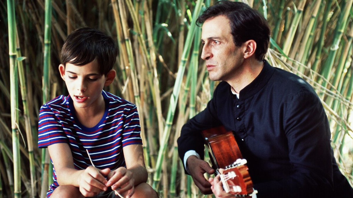 Fotogramas del filme de Almodóvar \'La Mala Educación\'.