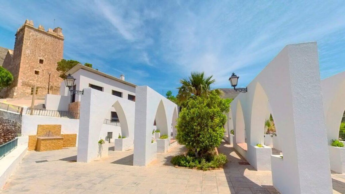 El pueblo almeriense lleno de arte urbano y miradores que enamoran.