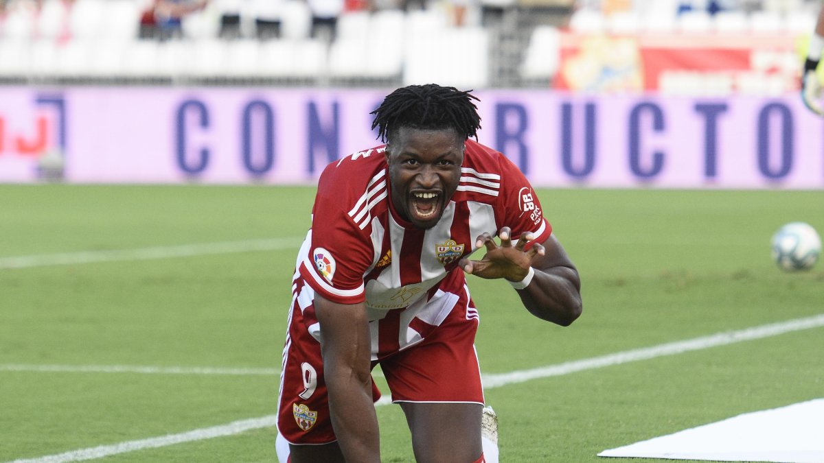 Sekou celebrando su gol al Huesca en la 19-20.