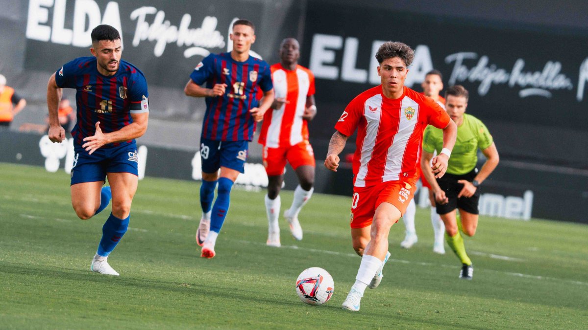 El Eldense le ganó al Almería en la primera vuelta con un gol en el tramo final del encuentro.