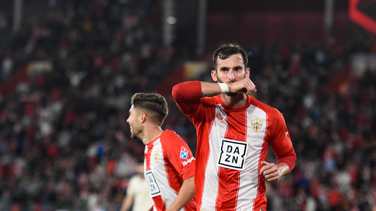 Leo Baptistao celebra su gol al Córdoba en el Estadio de los Juegos Mediterráneos.