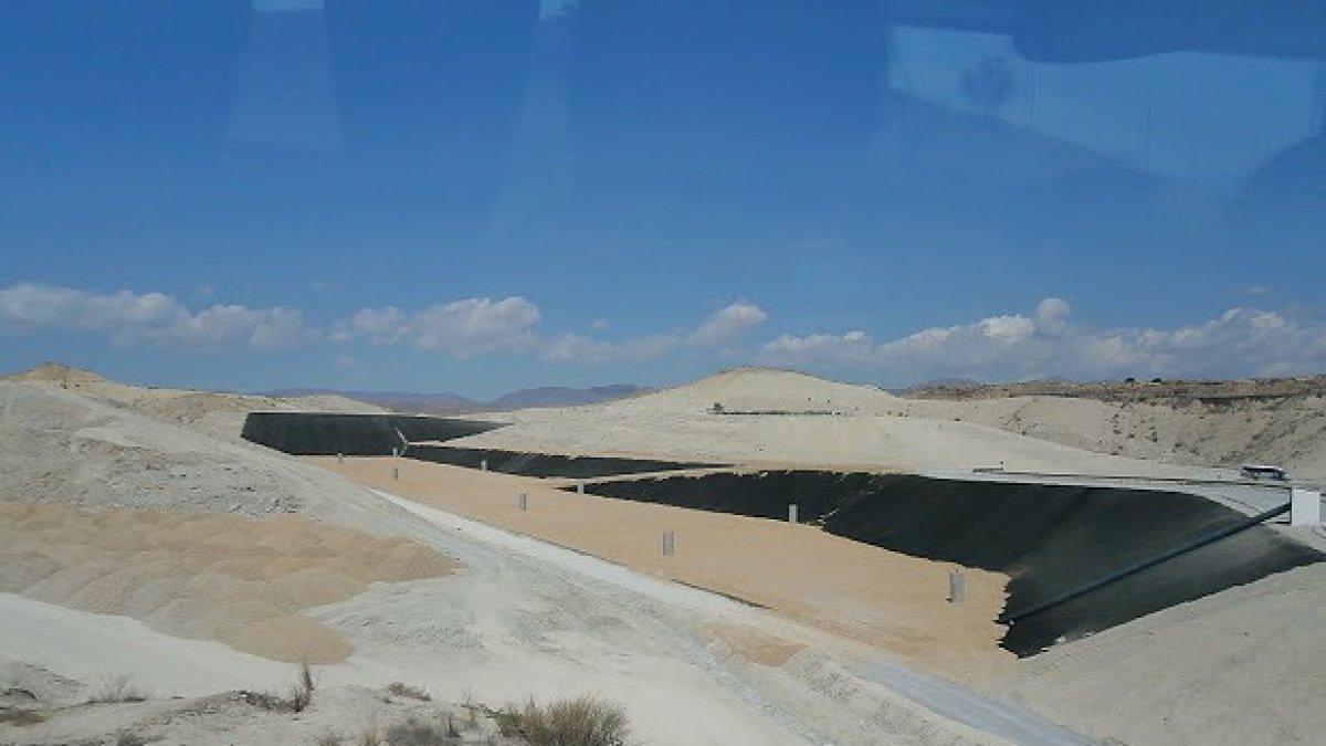 Uno de los vertederos existentes en el término municipal de Albox.