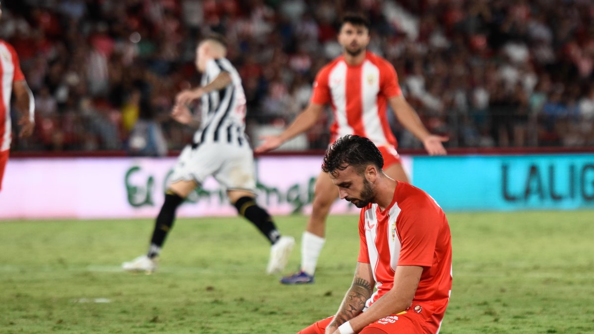 El Almería se ha desinflado y la situación es muy preocupante.