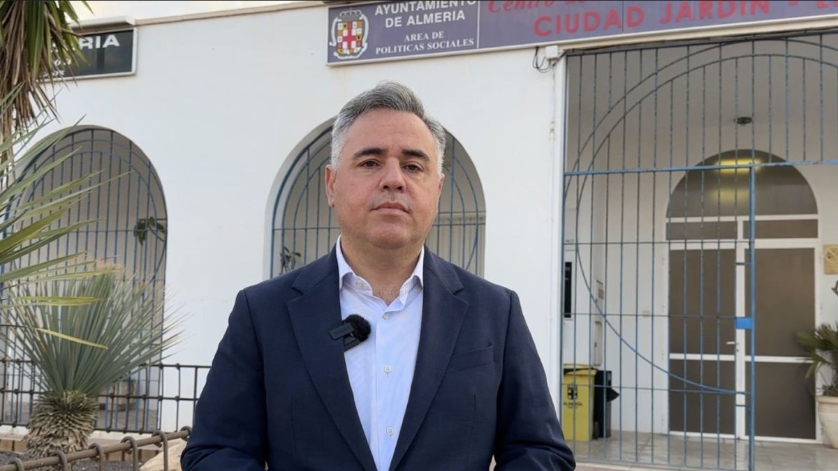 Antonio Ruano, concejal del Grupo Municipal Socialista en el centro de Ciudad Jardín