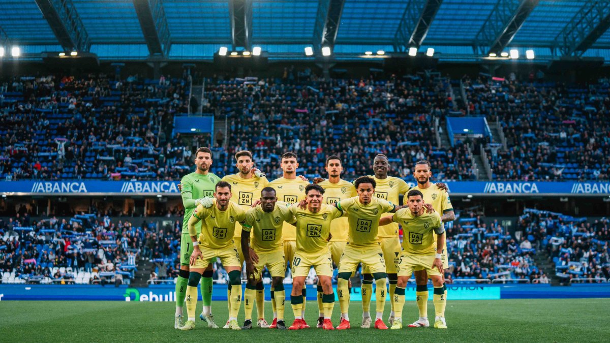 El once de Riazor suspendió ante el  Deportivo.