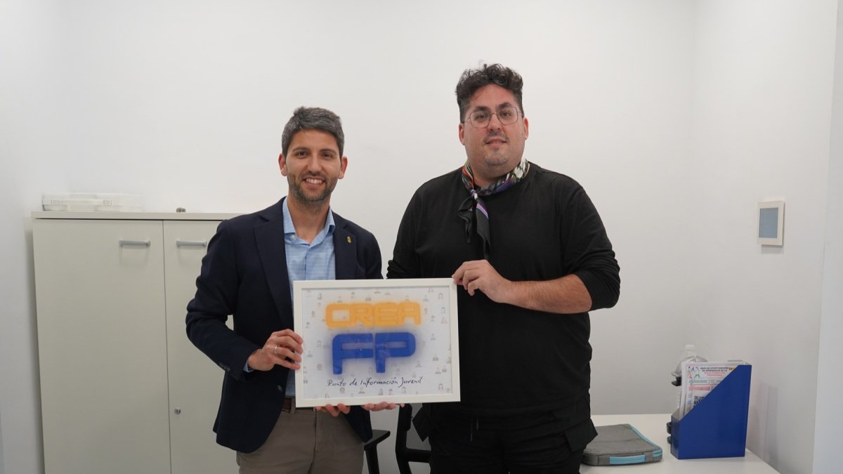 El edil de Educación de El Ejido, Javier Rodríguez, y el profesor de FP, Alberto Romero.