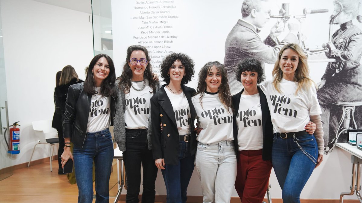 El equipo de OptoFEM durante las jornadas clínicas.