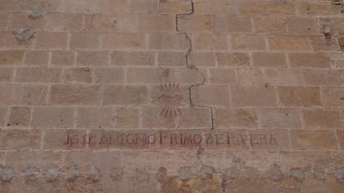 Imagen del grabado de Primo de Rivera en la Catedral