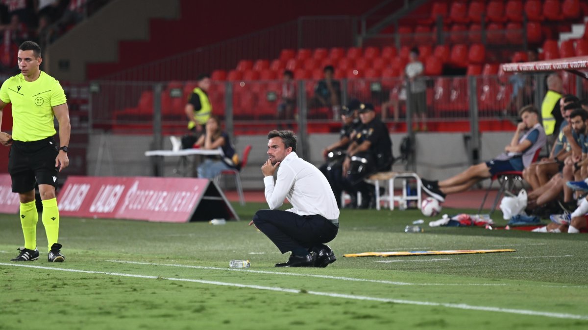 Rubén Albés, entrenador del Sporting, en el partido de la primera vuelta.