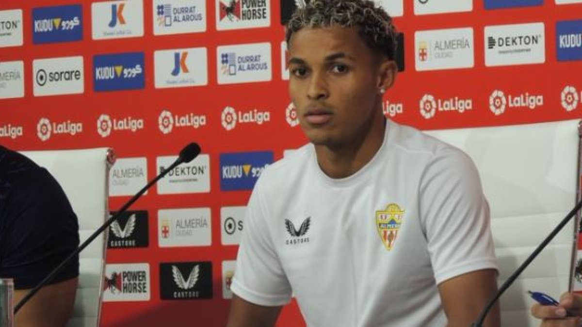Presentado como una estrella para un Almería de Primera División.
