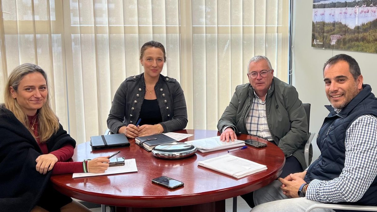 La delegada de Administración Local, Rebeca Gómez, en Garrucha.