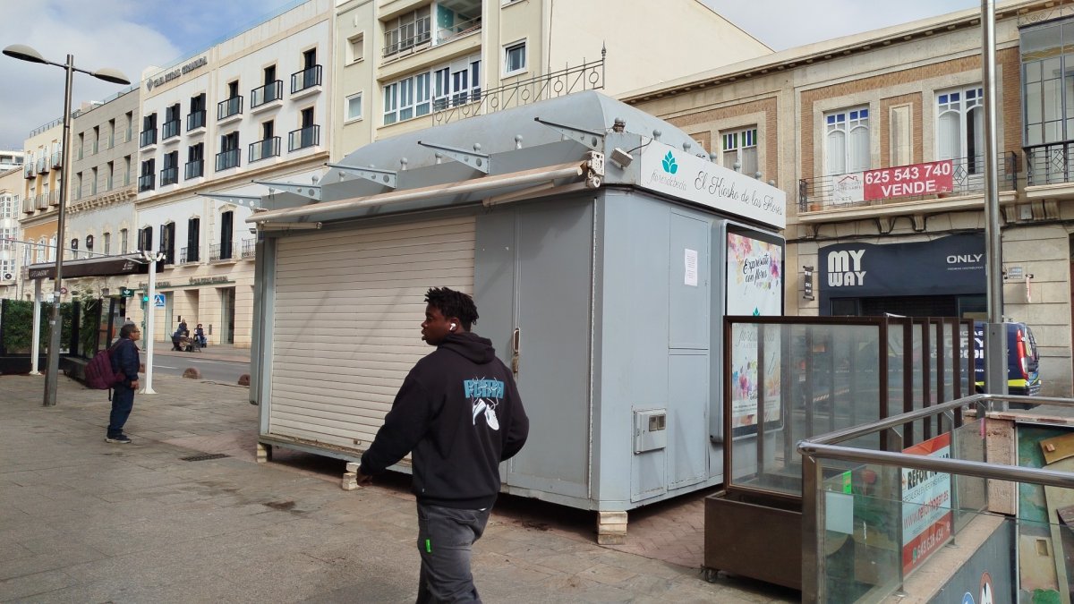 Obispo Orberá ya cuenta con los quioscos del Paseo de Almería