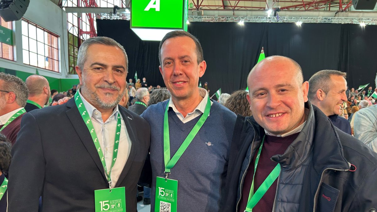 José María Martín, en el centro, junto a Juan Antonio Lorenzo y Antonio Martínez.