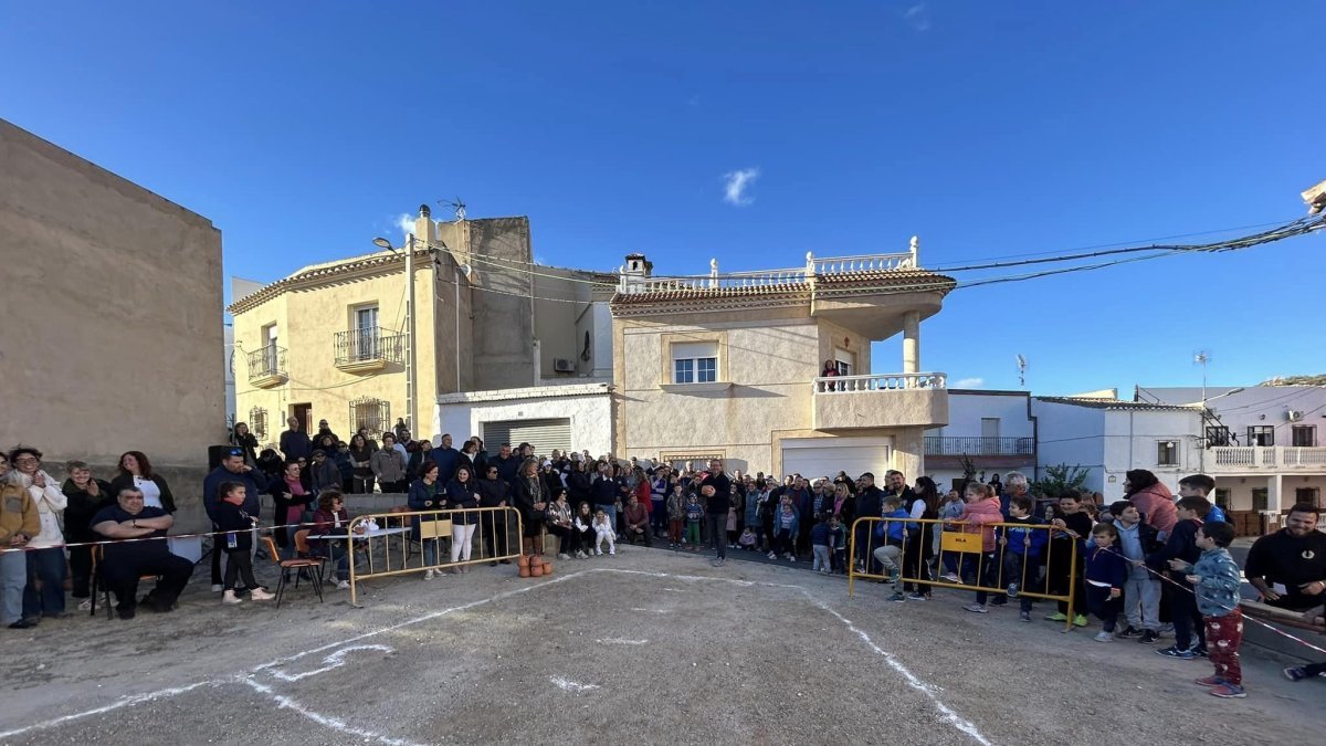Lanzamiento de olla durante el campeonato del pasado año 2024.