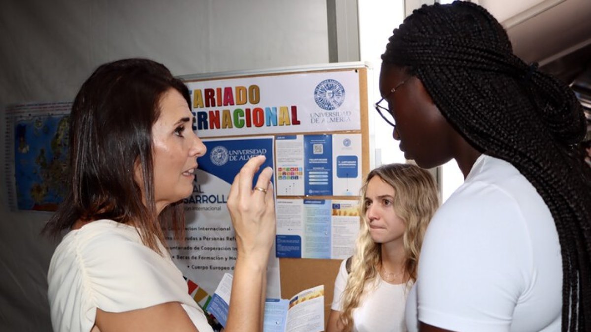 Imagen de archivo de una acción del programa de Voluntariado Internacional en la Universidad de Almería.