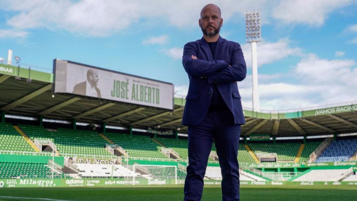El entrenador del Racing de Santander ha dicho basta.