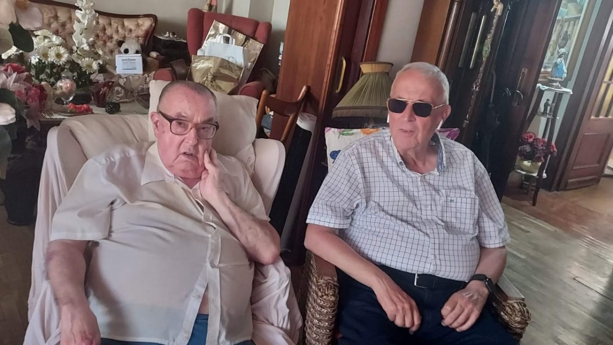 Miguel y Guillermo siempre tan unidos como dos buenos hermanos.