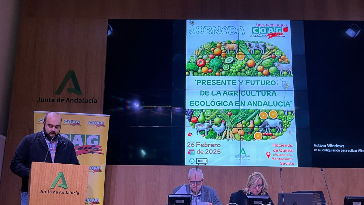 El sector ecológico de COAG Almería defiende la importancia del área en una exitosa Jornada celebrada en Sevilla.