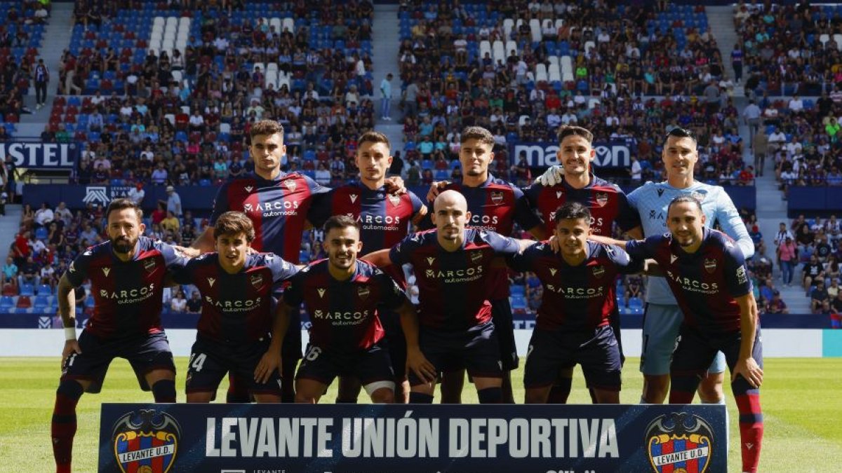 Este es el Levante que goleó al Almería en el Ciutat de Valencia.