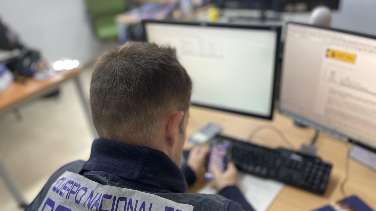 Se recuperó parte del dinero estafado y se continúa trabajando en la localización de todos los implicados.