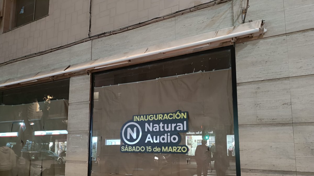 Natural Audio prepara su apertura en el local de Ocio Manualidades.
