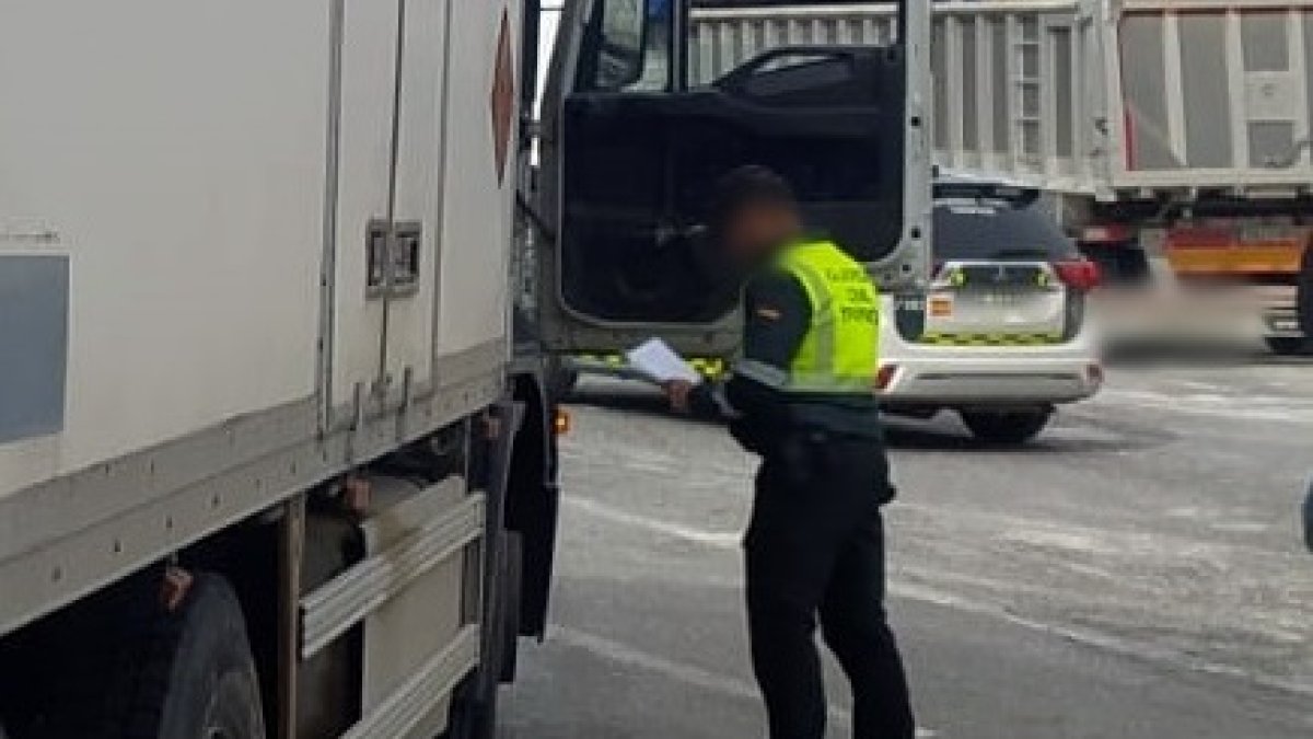 Control de la Guardia Civil de Tráfico.