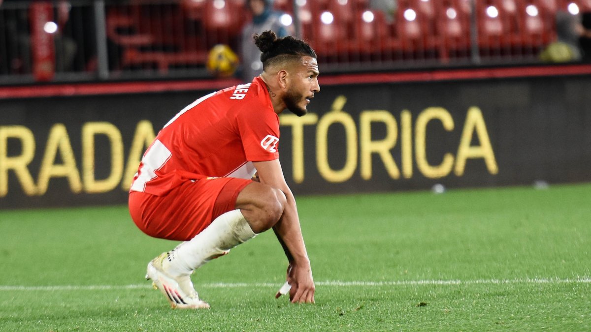 Un Almería en manos de Luis Javier Suárez, máximo goleador de Segunda, para conseguir el objetivo final.