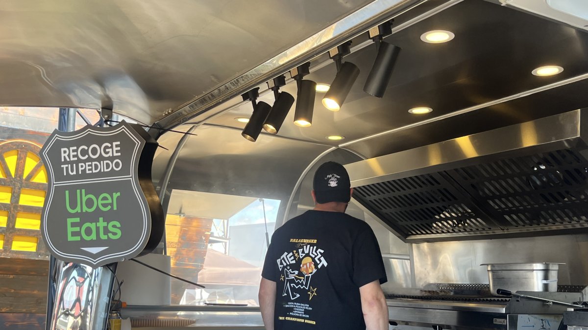 Imagen de archivo de un food truck en el Recinto Ferial de Almería.