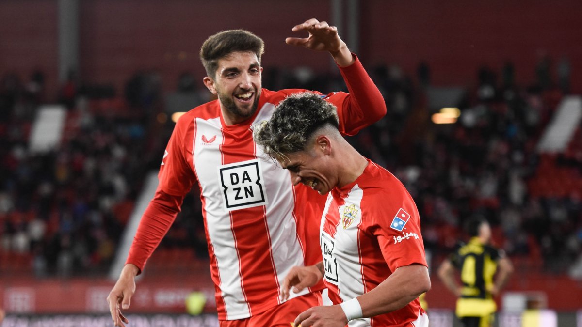 Los rojiblancos vienen de ganar al Real Zaragoza por 4-1 y se reenganchan a la carrera por el ascenso a Primera División.