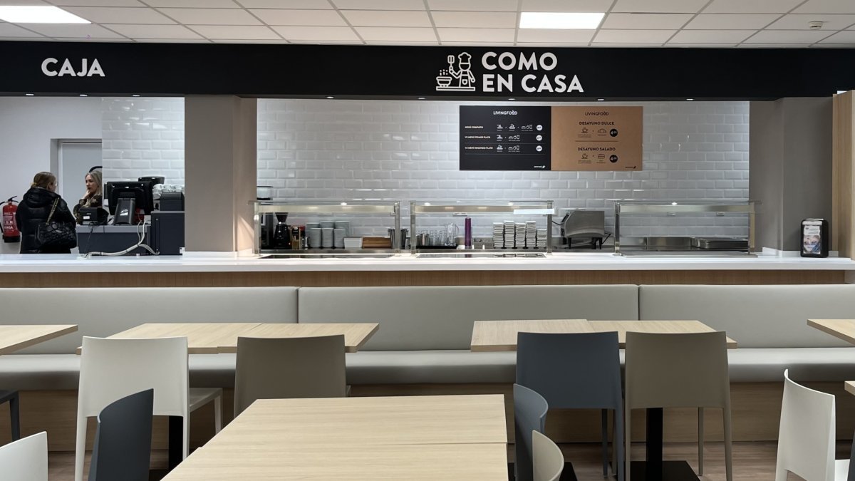 Nueva cafetería del Hospital Torrecárdenas concesionada por una empresa norteamericana.