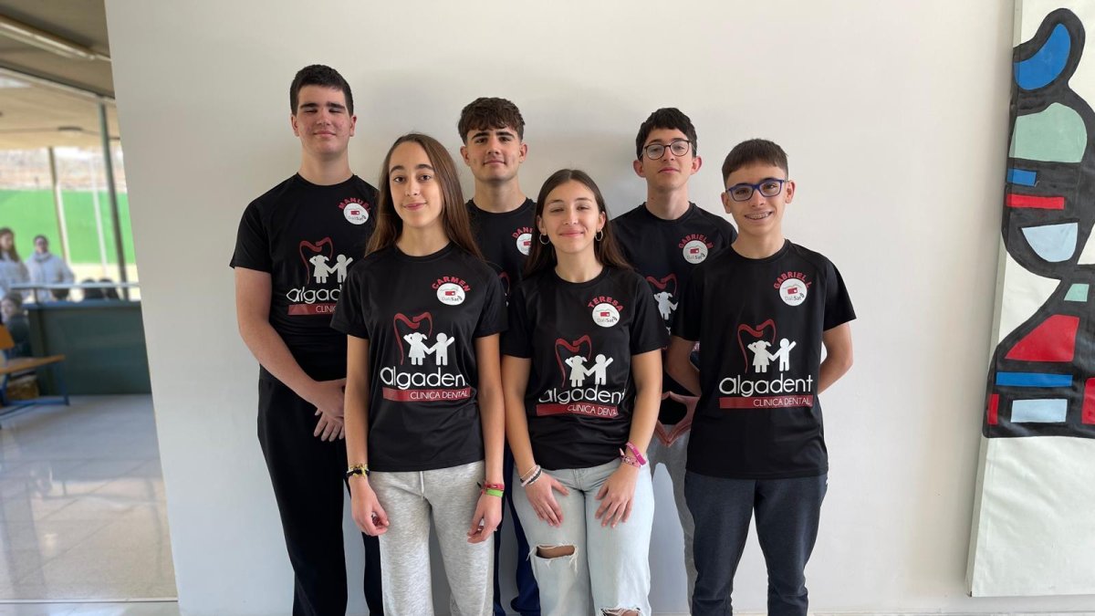 Equipo de alumnos del IES Ciudad de Dalías responsable de la construcción de DaliSat.