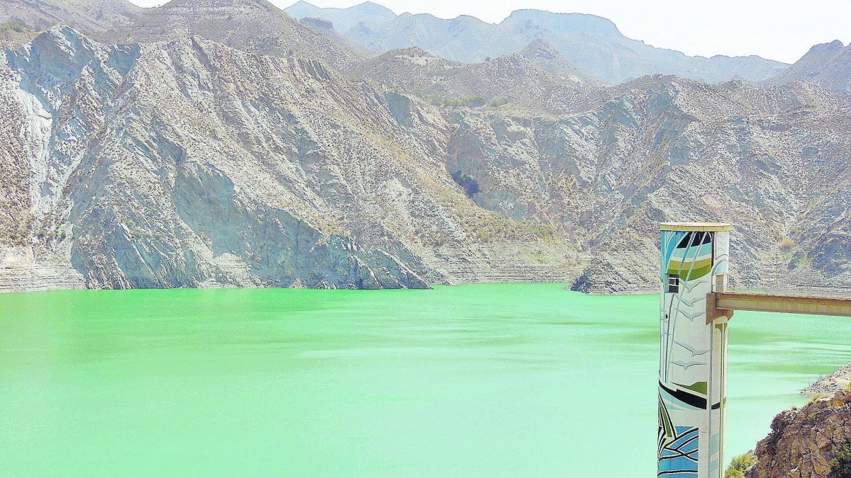 Imagen de archivo del pantano de Cuevas del Almanzora, que abastece a municipios de la Comarca del Levante almeriense.